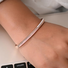 Sleek Rose Gold-Plated 925 Sterling Silver Bangle with Cubic Zirconia – Everyday Elegance, Effortless Sparkle