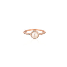 Elegant Pearl & Cubic Zirconia Ring in Rose Gold-Plated 925 Sterling Silver – A Modern Classic