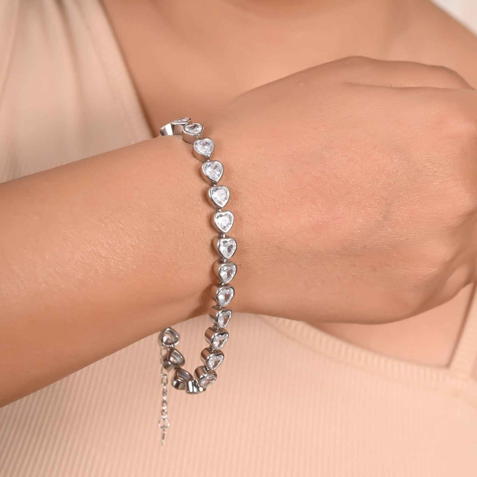Elegant 925 Sterling Silver Heart Bracelet with Sparkling Cubic Zirconia – A Timeless Symbol of Love and Grace