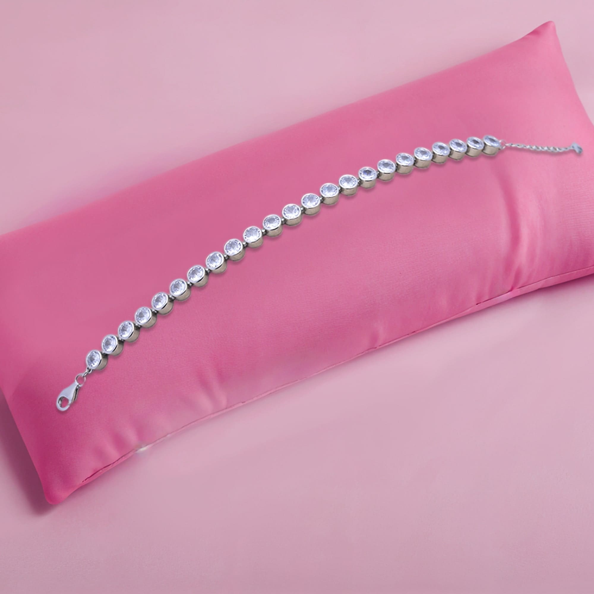 Elegant Sparkle: 925 Sterling Silver Round-Cut Zircon Bracelet for Timeless Glamour