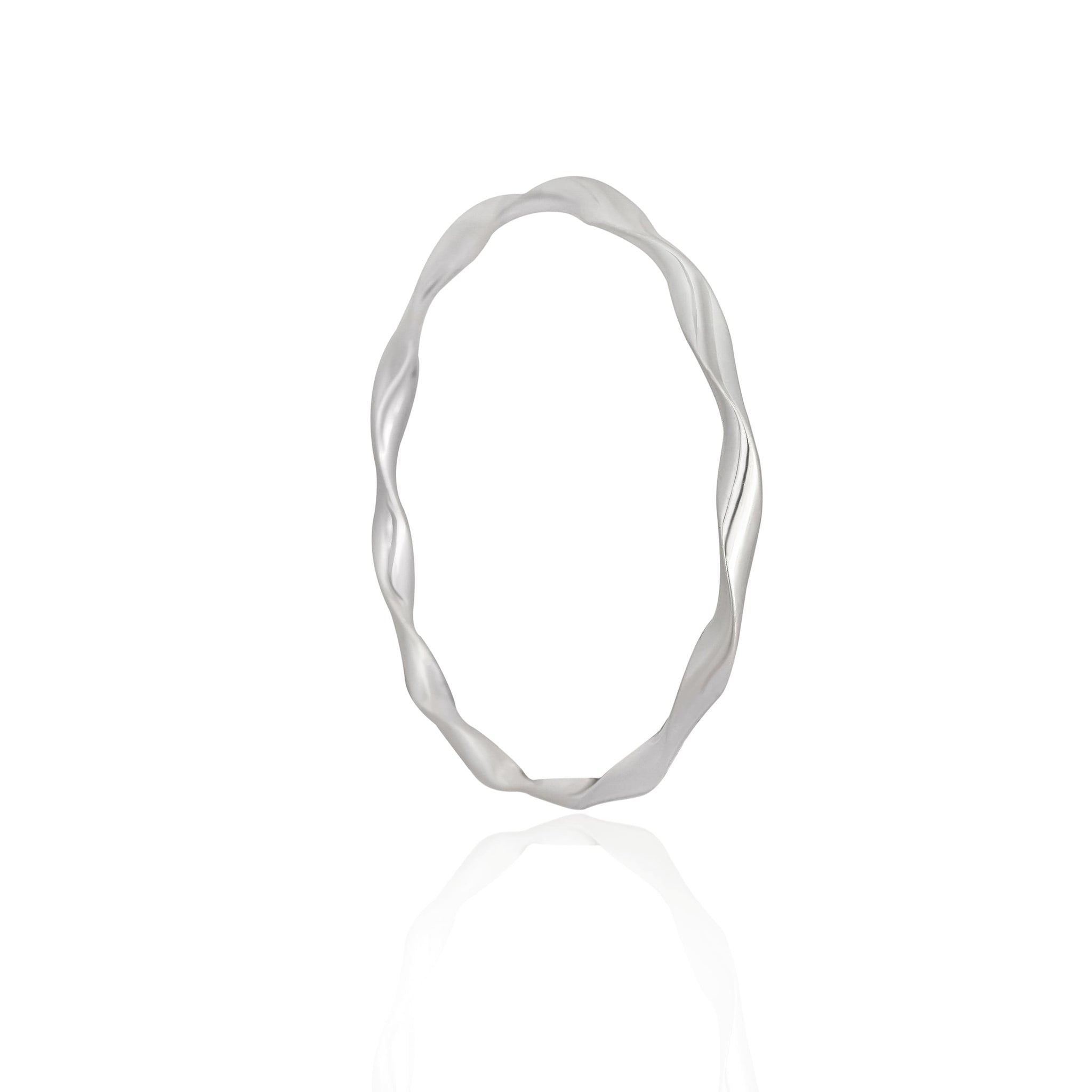 Minimalist Silver Twist Bracelet – Elegant Wave Design for Everyday Wear