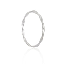 Minimalist Silver Twist Bracelet – Elegant Wave Design for Everyday Wear