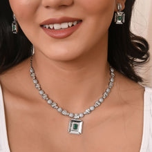 Regal 925 Sterling Silver Cubic Zirconia Necklace Set with Emerald Green Accents – A Touch of Royalty-Model